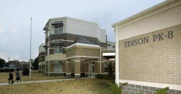 670c2ea496880461d5822e16 Ddn121211greenscho 1056988c