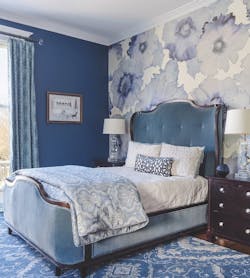 Master_bed_with_with_bold_color_wallpaper_texture Master_bed_with_with_bold_color_wallpaper_texture