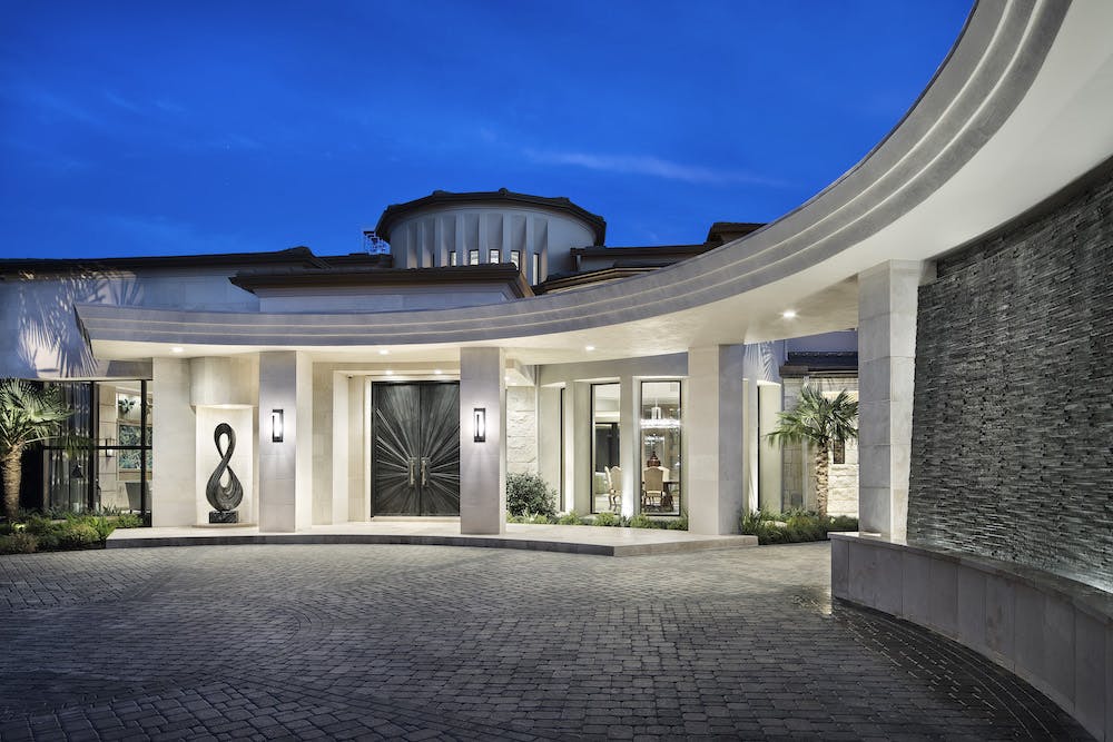 Semi-circular front entrance