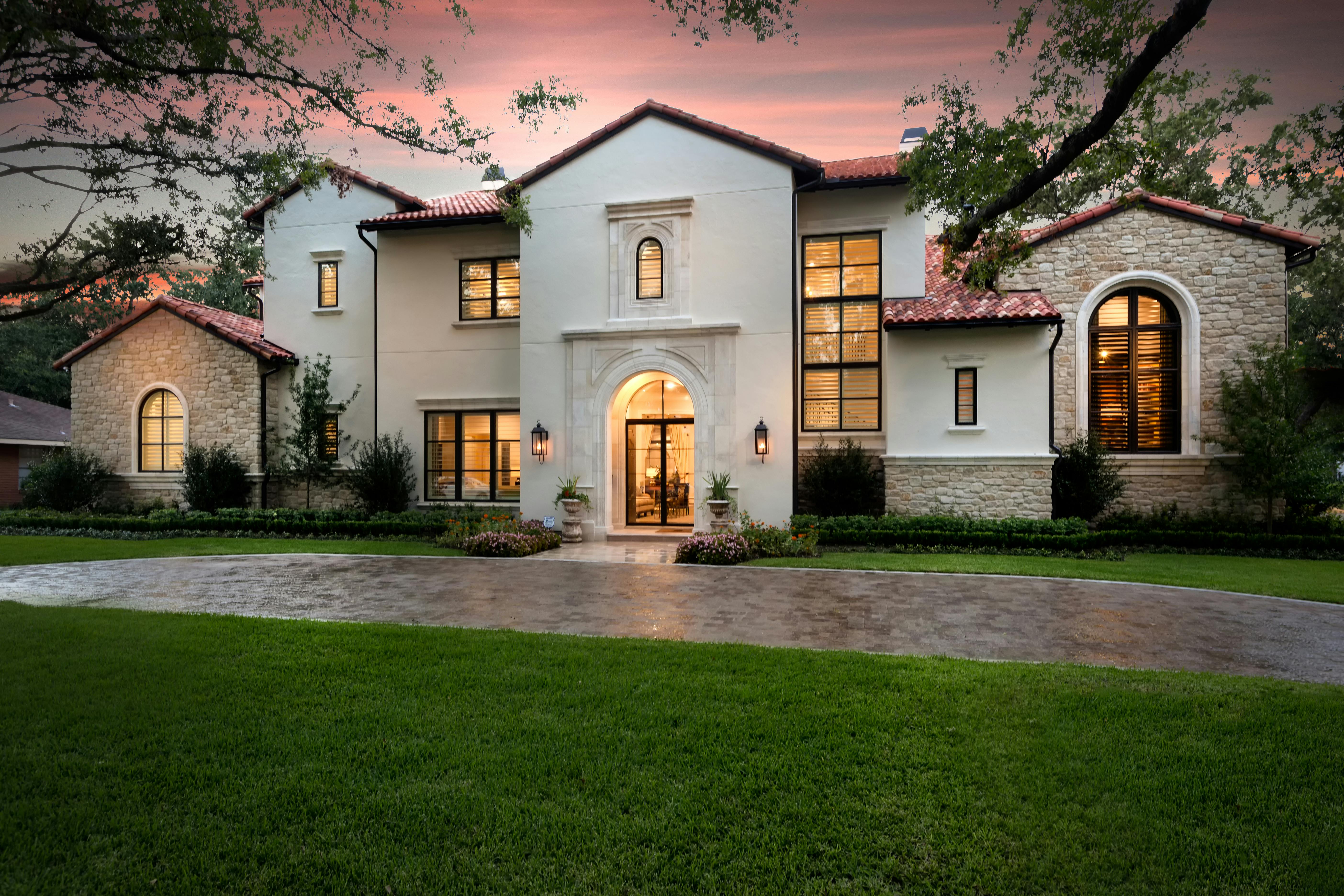 Frankel custom home in Lynbridge