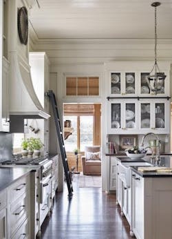 Classical-architecture-open-kitchen-Louissiana-bayou-house Classical-architecture-open-kitchen-Louissiana-bayou-house