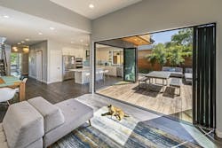 Prefab home, open corner connection to deck Prefab home, open corner connection to deck