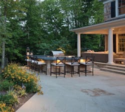 Outdoor_kitchen_with_bar Outdoor_kitchen_with_bar