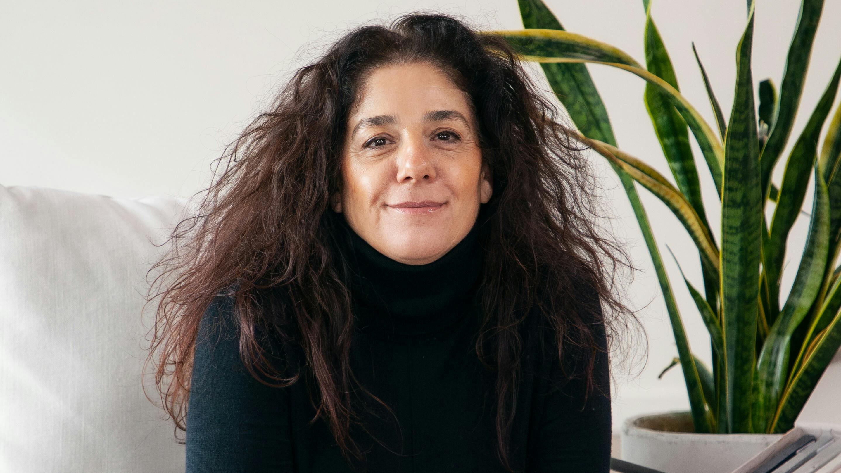 Headshot of Yifat Arbely, founder, Concretti Designs