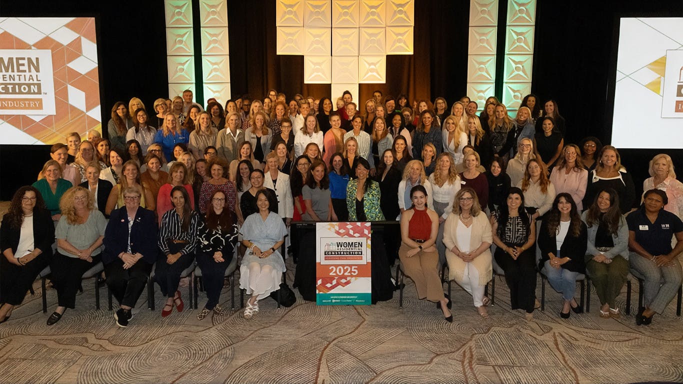Group shot of attendees at the Women in Residential Construction Conference | Endeavor Business Media