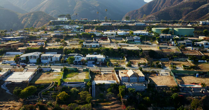 Neighborhood Rebuilding in Pacific Palisades, Calif